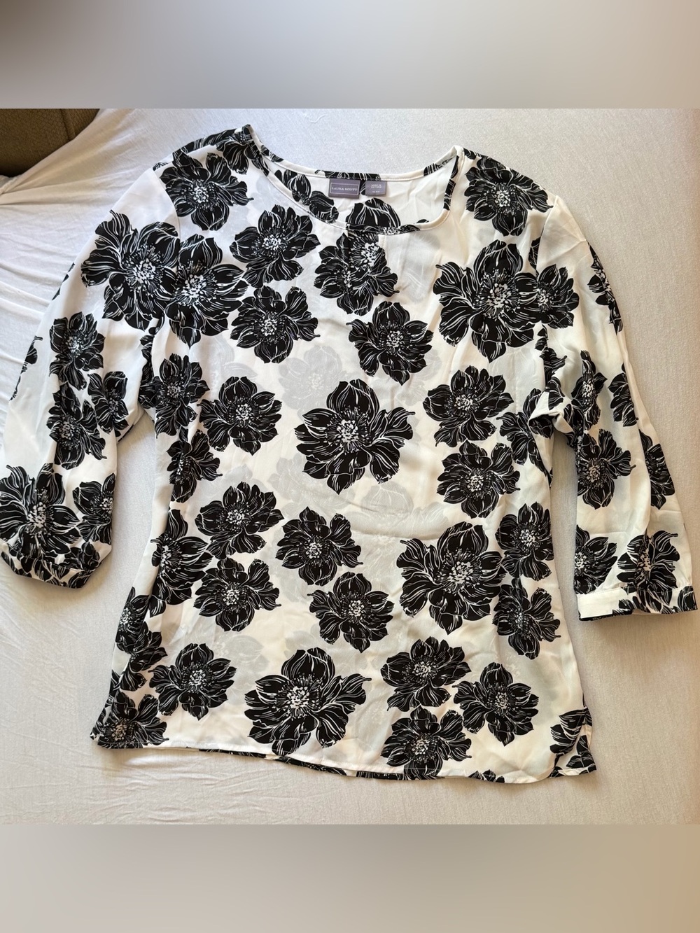 Laura Scott Black and White Floral Scoop Neck Top